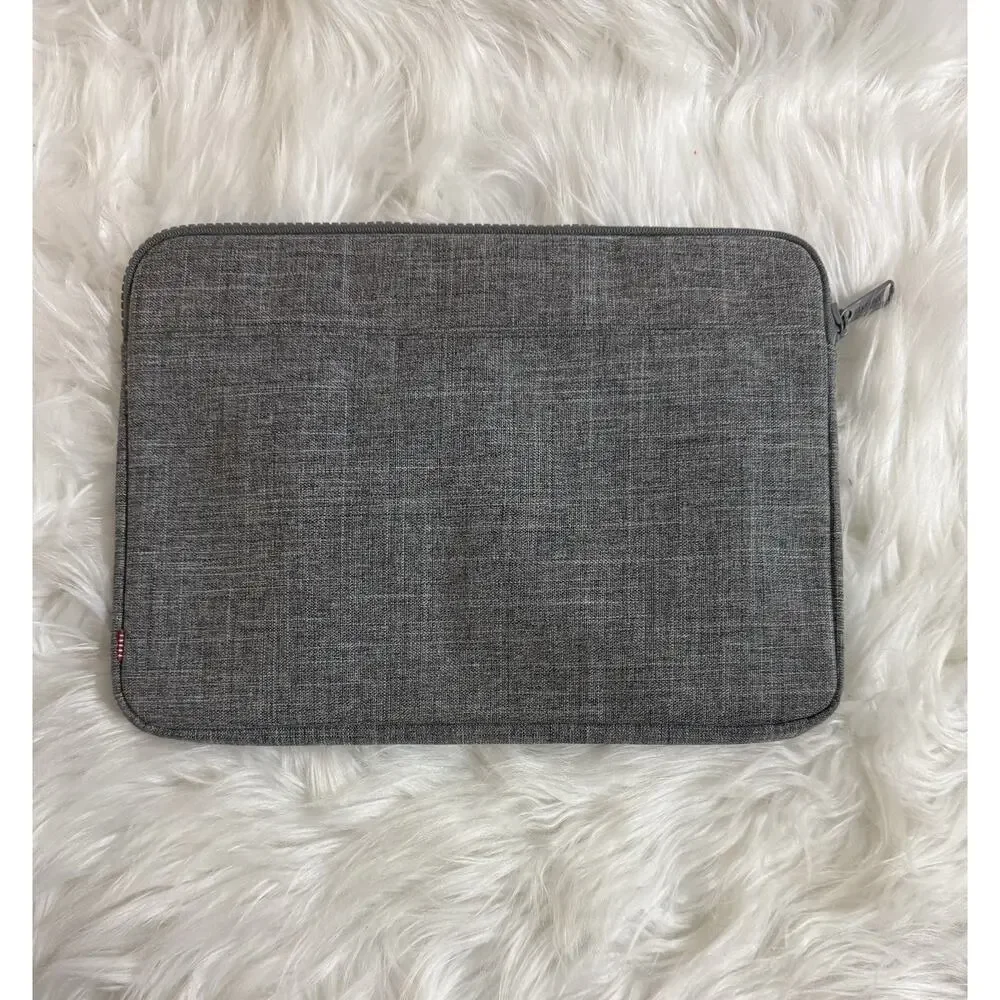 Herschel Anchor Sleeve Zipper Laptop Sleeve Pouch Case in Crosshatch Gray 13 In.